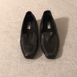 Munro women black leather uppers shoes